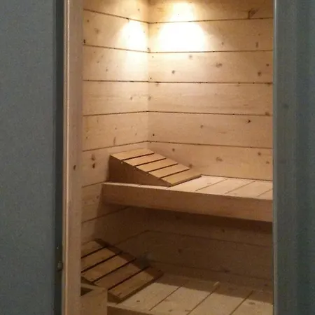 埃斯卡勒之家旅馆 3* 布吕马特