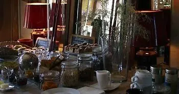 埃斯卡勒之家旅馆 3* 布吕马特